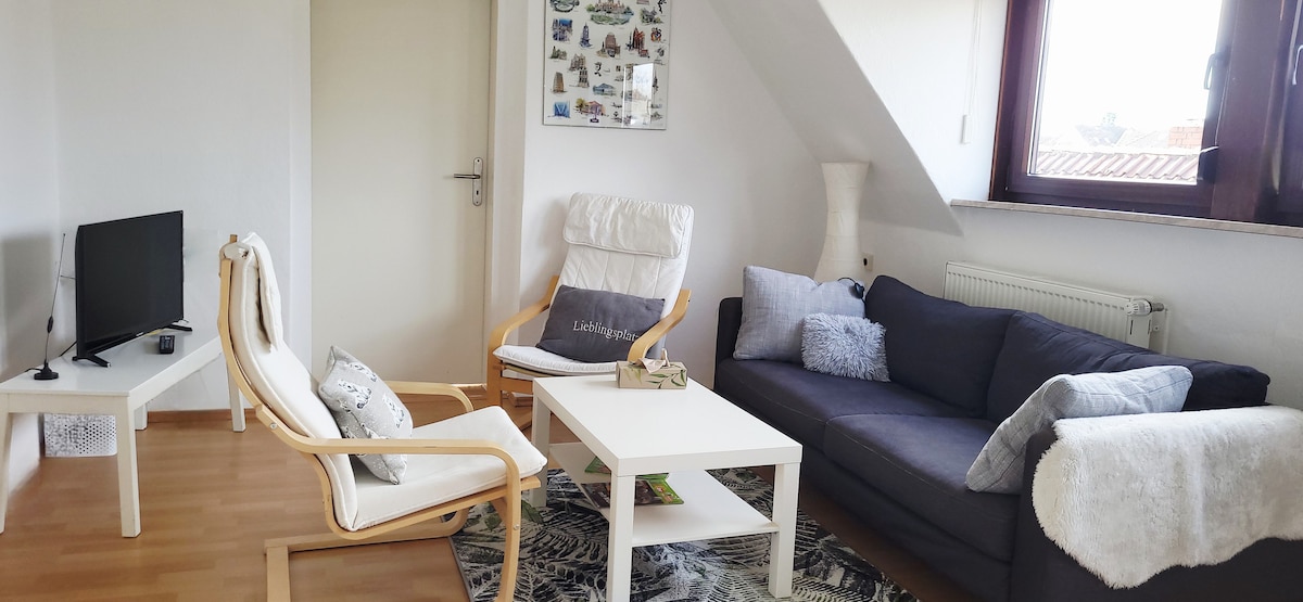 Top performing Airbnb: 2.5-room apt. | quiet location | good publ. transp in Misburg Nord