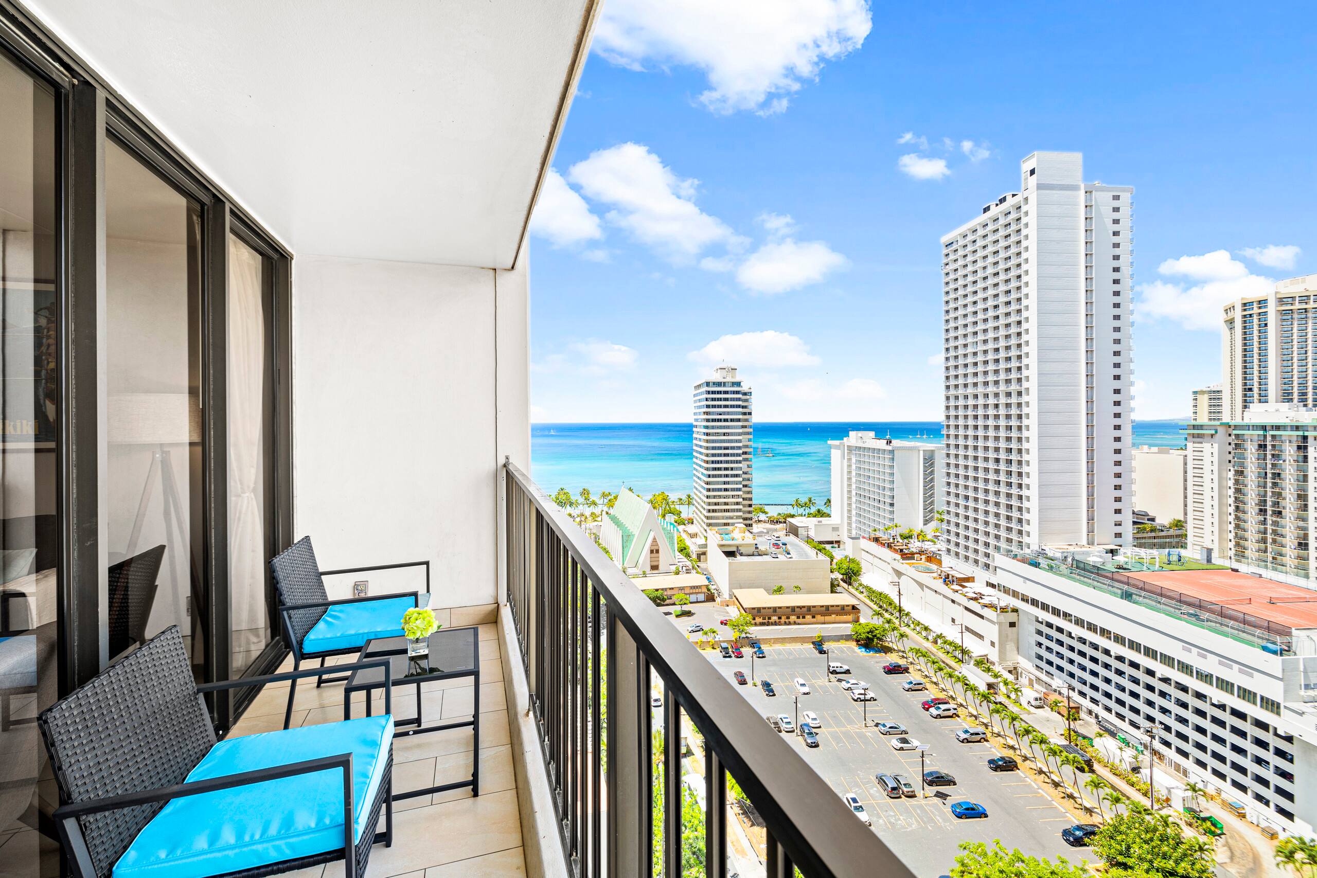 Condo in Honolulu · ★4.77 · 1 bedroom · 3 beds · 1 private bath - Image 22