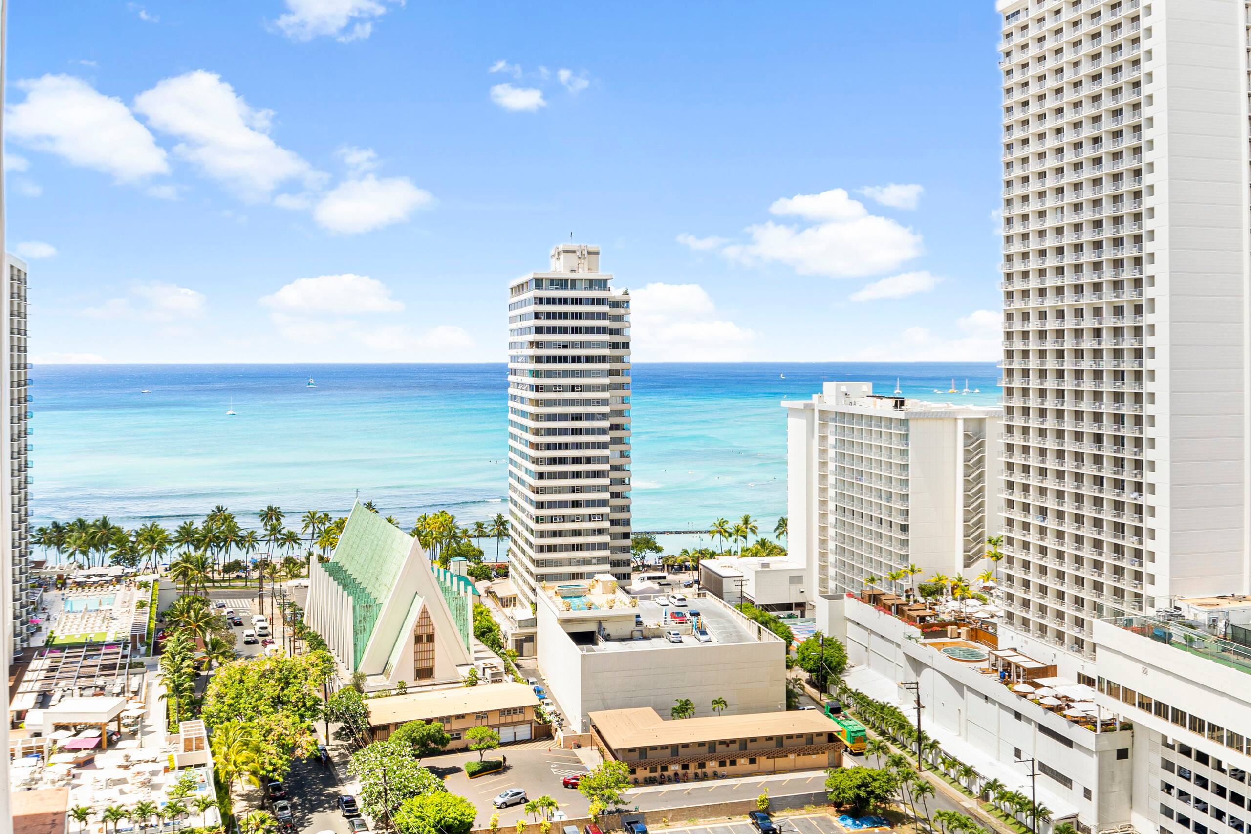 Condo in Honolulu · ★4.77 · 1 bedroom · 3 beds · 1 private bath - Image 24