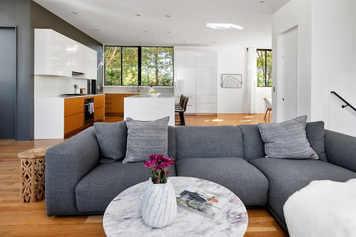 Axiom Haus - Designer Retreat - Atlanta, GA