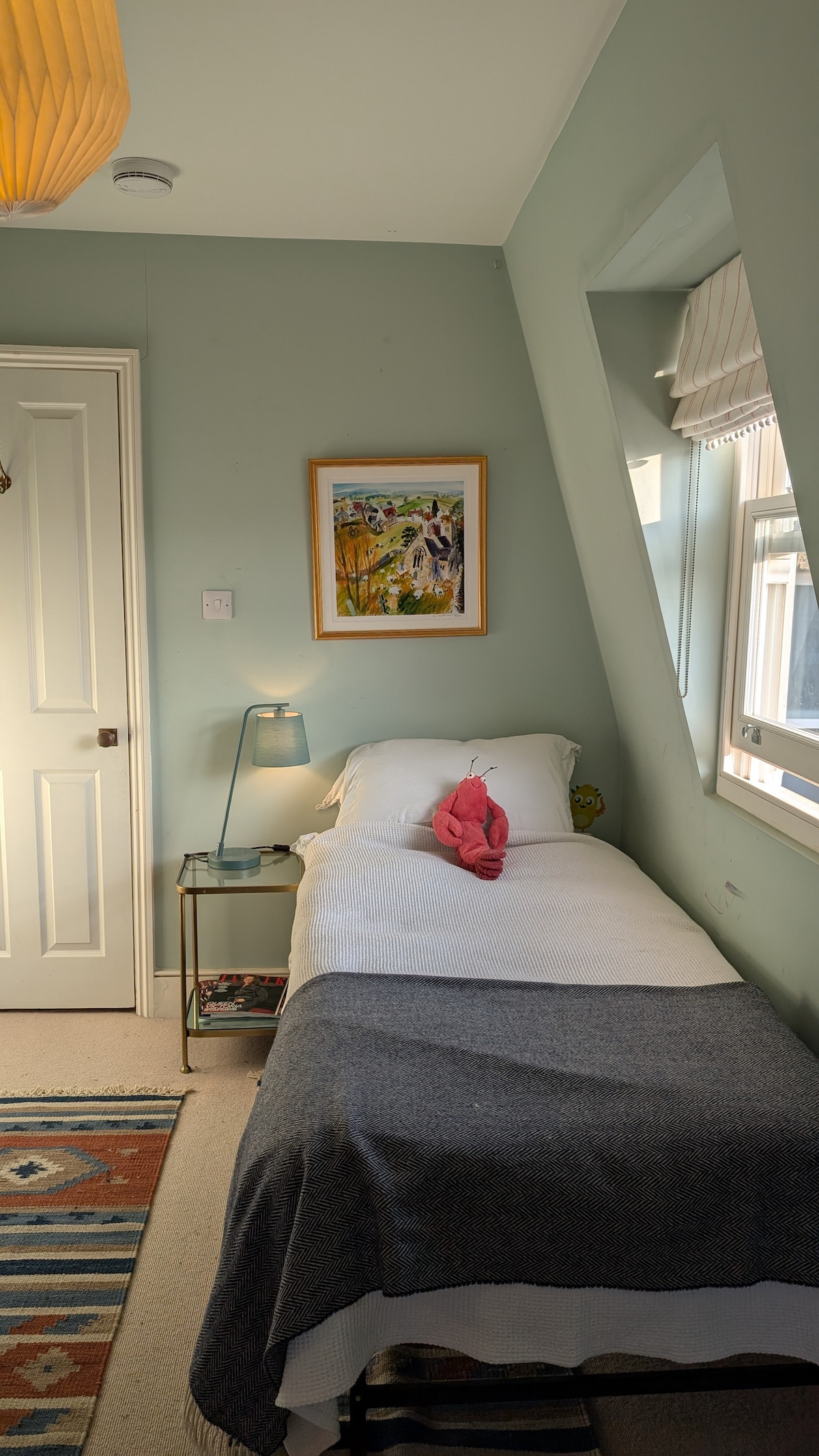 speelkamer die kan worden gebruikt als een slaapkamer met een campingbed als 8+ gasten 