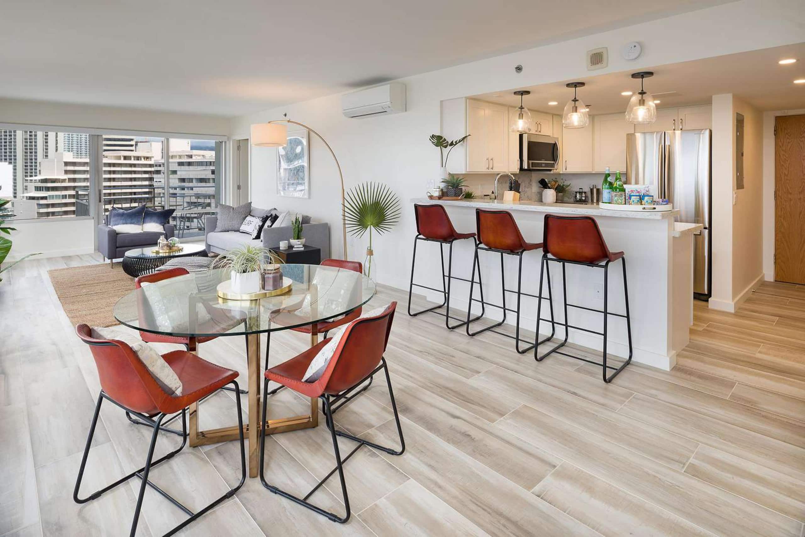 Condo in Honolulu · ★4.75 · 2 bedrooms · 3 beds · 2 baths - Image 3
