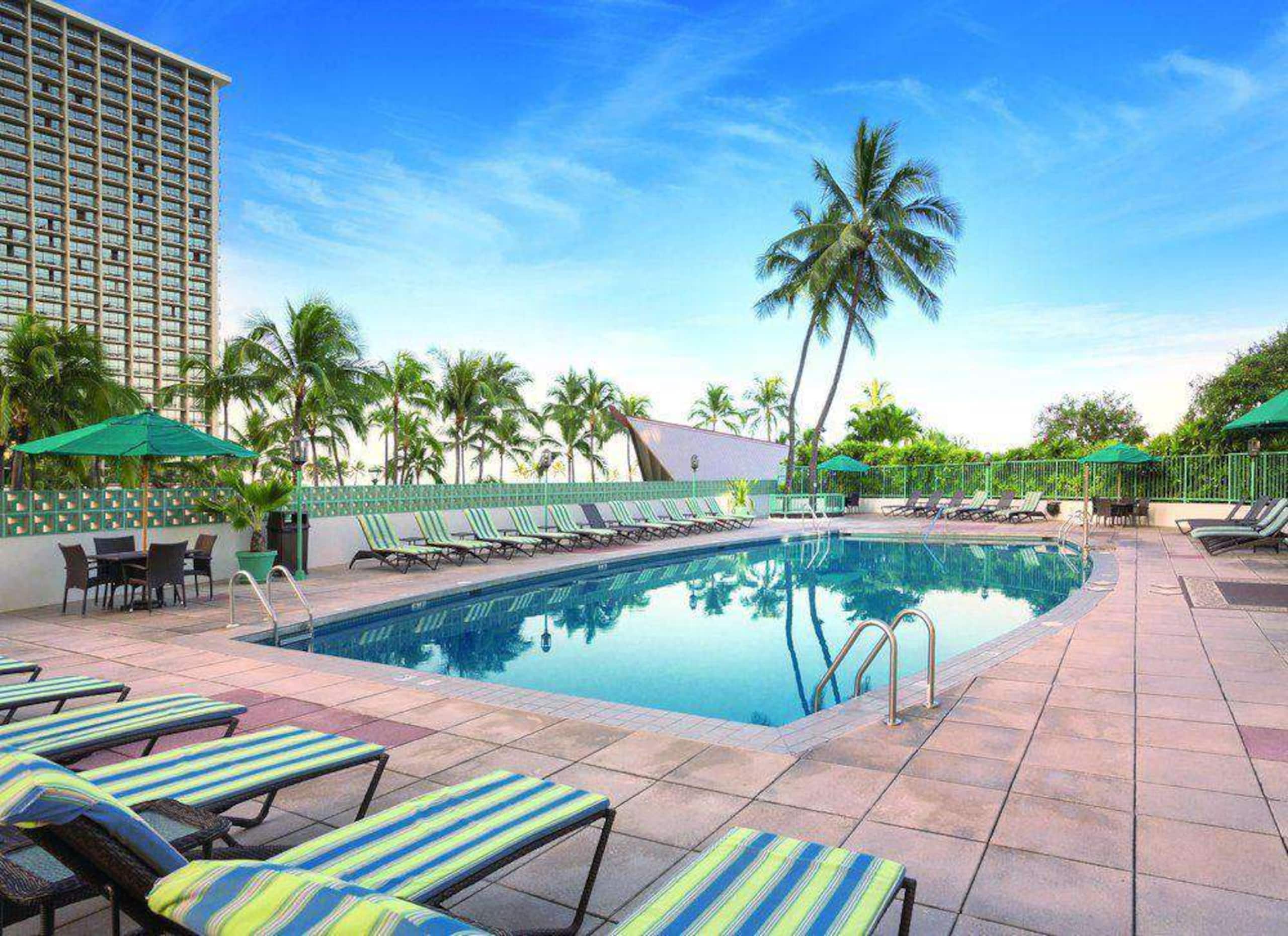 Condo in Honolulu · ★4.75 · 2 bedrooms · 3 beds · 2 baths - Image 9