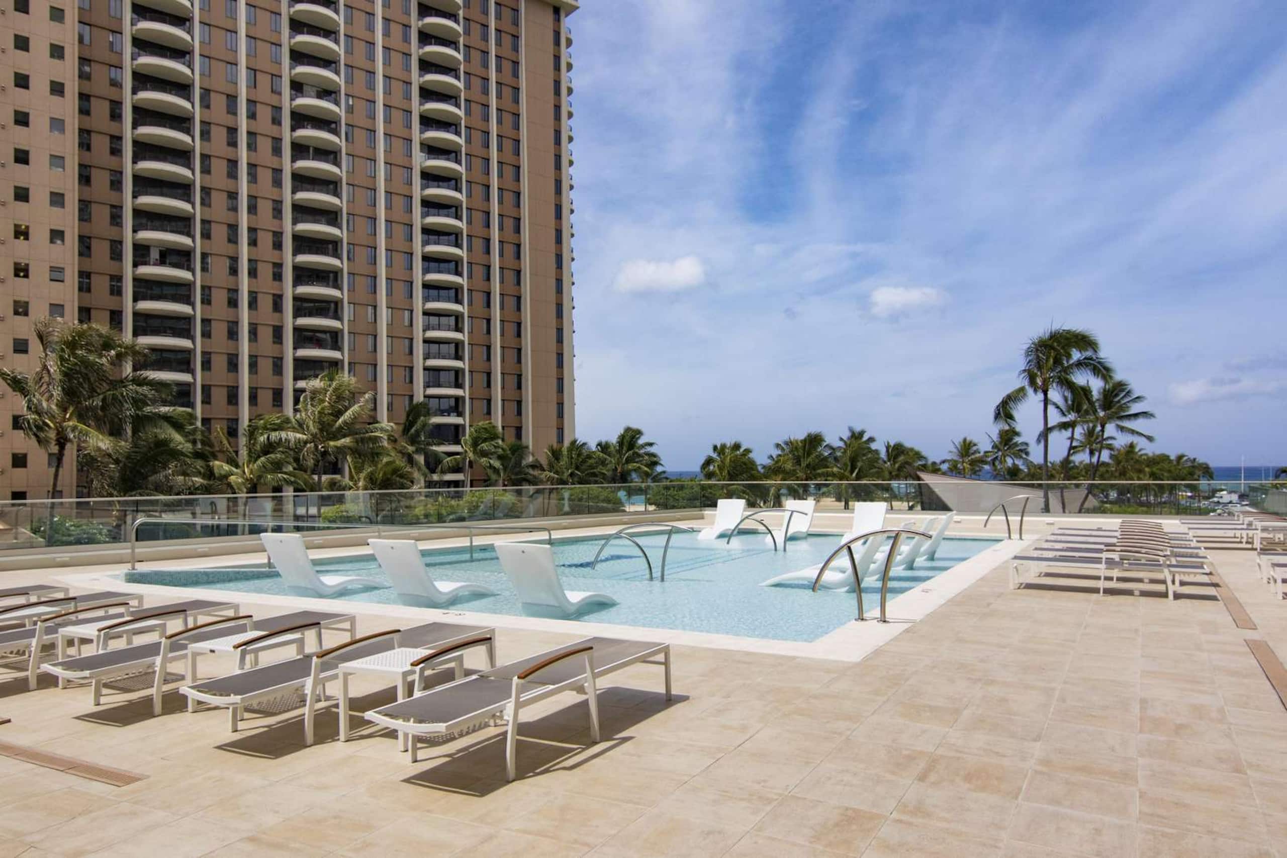 Condo in Honolulu · ★4.75 · 2 bedrooms · 3 beds · 2 baths - Image 10