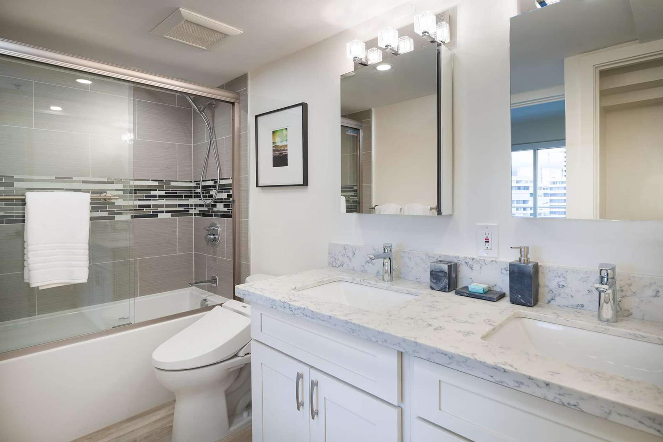 Condo in Honolulu · ★4.75 · 2 bedrooms · 3 beds · 2 baths - Image 6