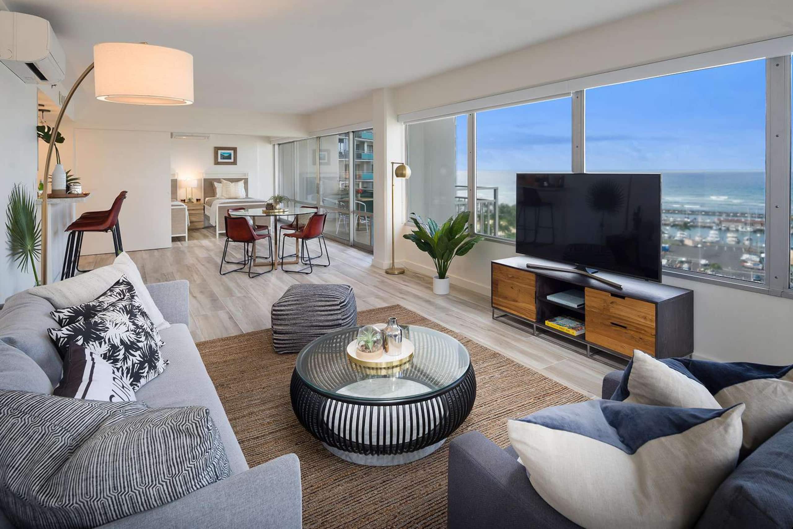 Condo in Honolulu · ★4.75 · 2 bedrooms · 3 beds · 2 baths - Image 1
