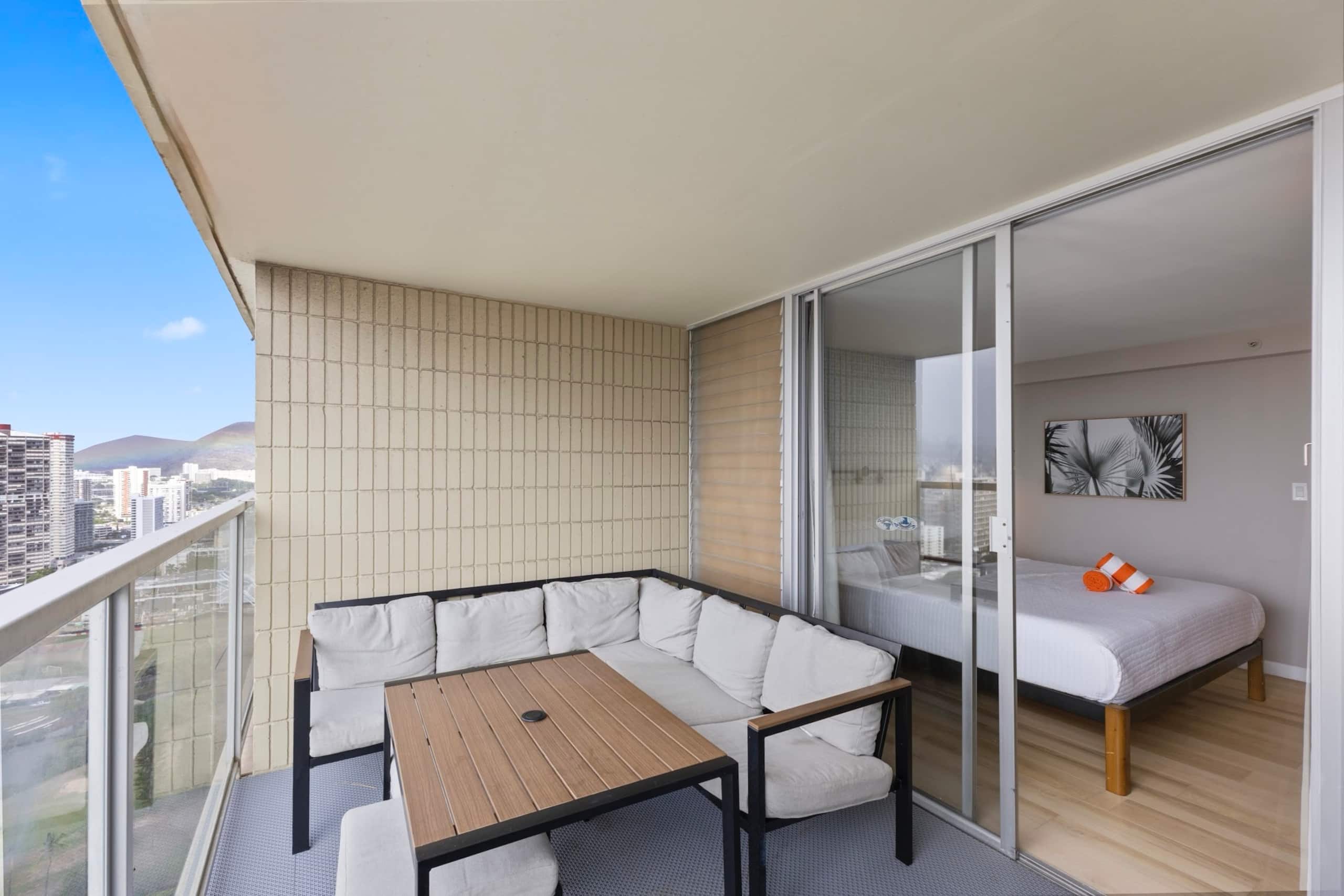 36F-Modern Upscale Ocean View 1BR-Waikiki Beach! - Image 44