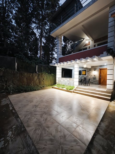 Amberleaf Estate 2BHK-GF Homestay by Homeyhuts