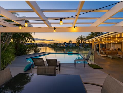 5BR House on the Canal with Pool