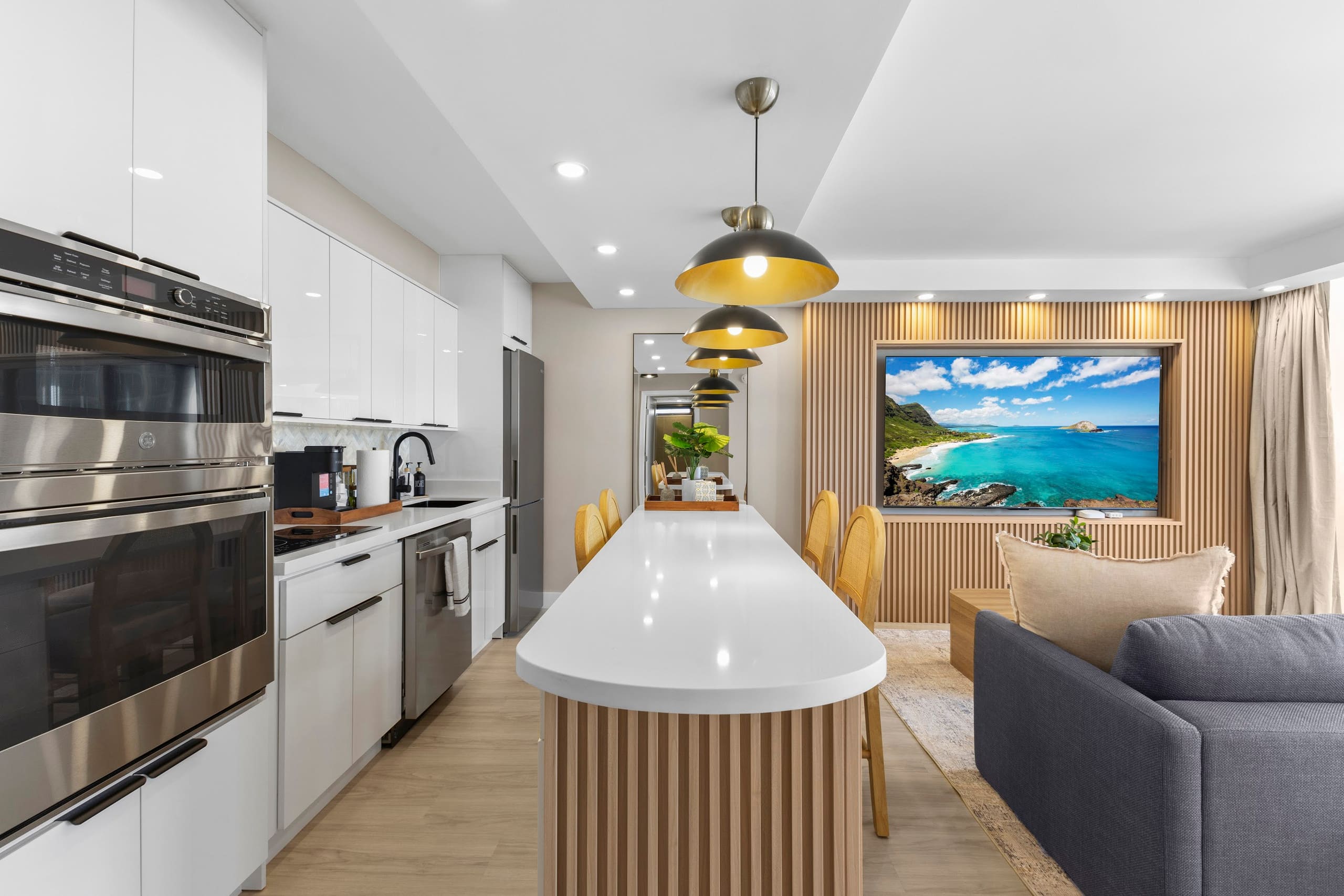 33F-Stunning Ocean View 1BR-Waikiki/Free Parking~ - Image 18
