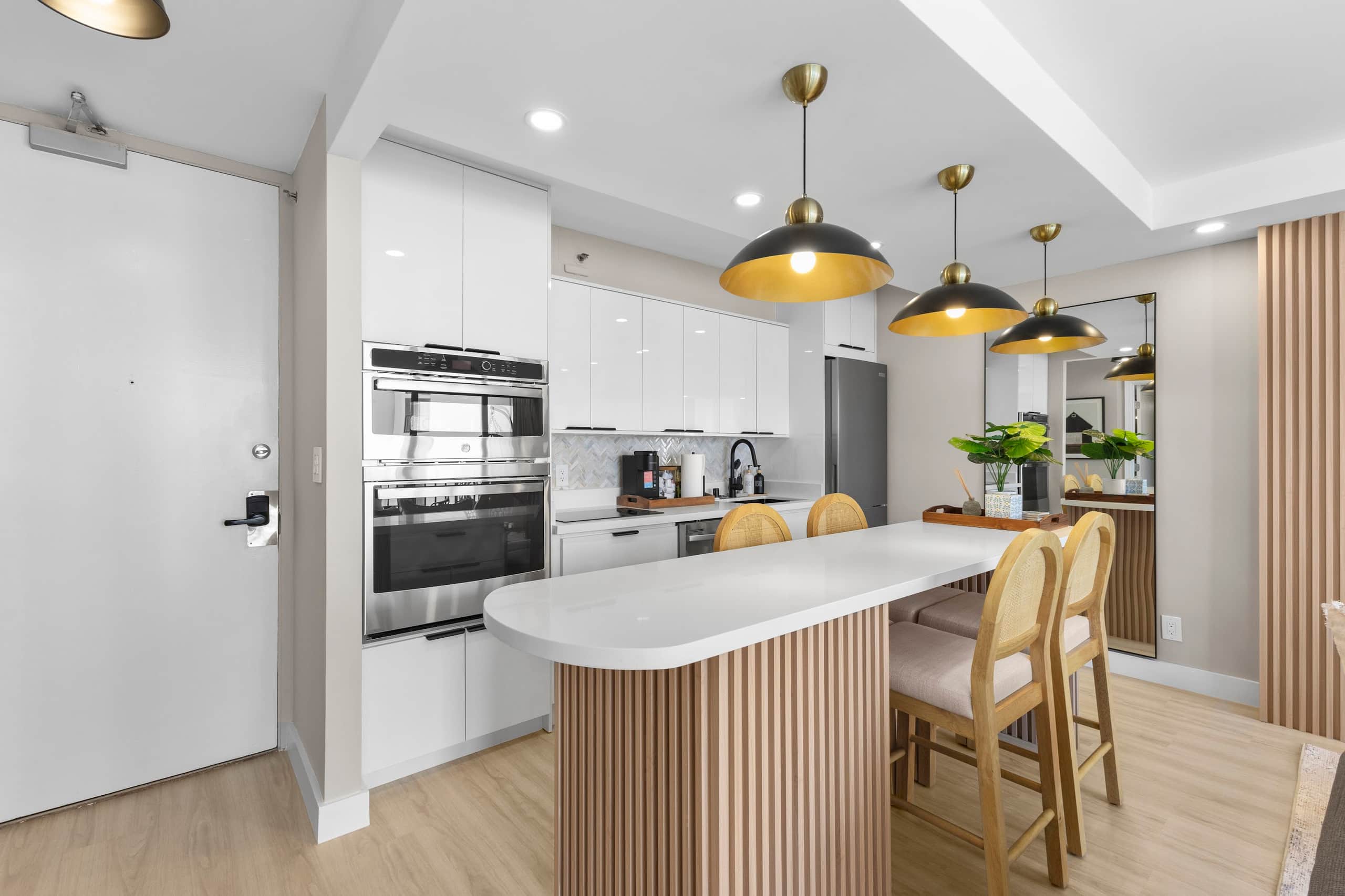 33F-Stunning Ocean View 1BR-Waikiki/Free Parking~ - Image 17