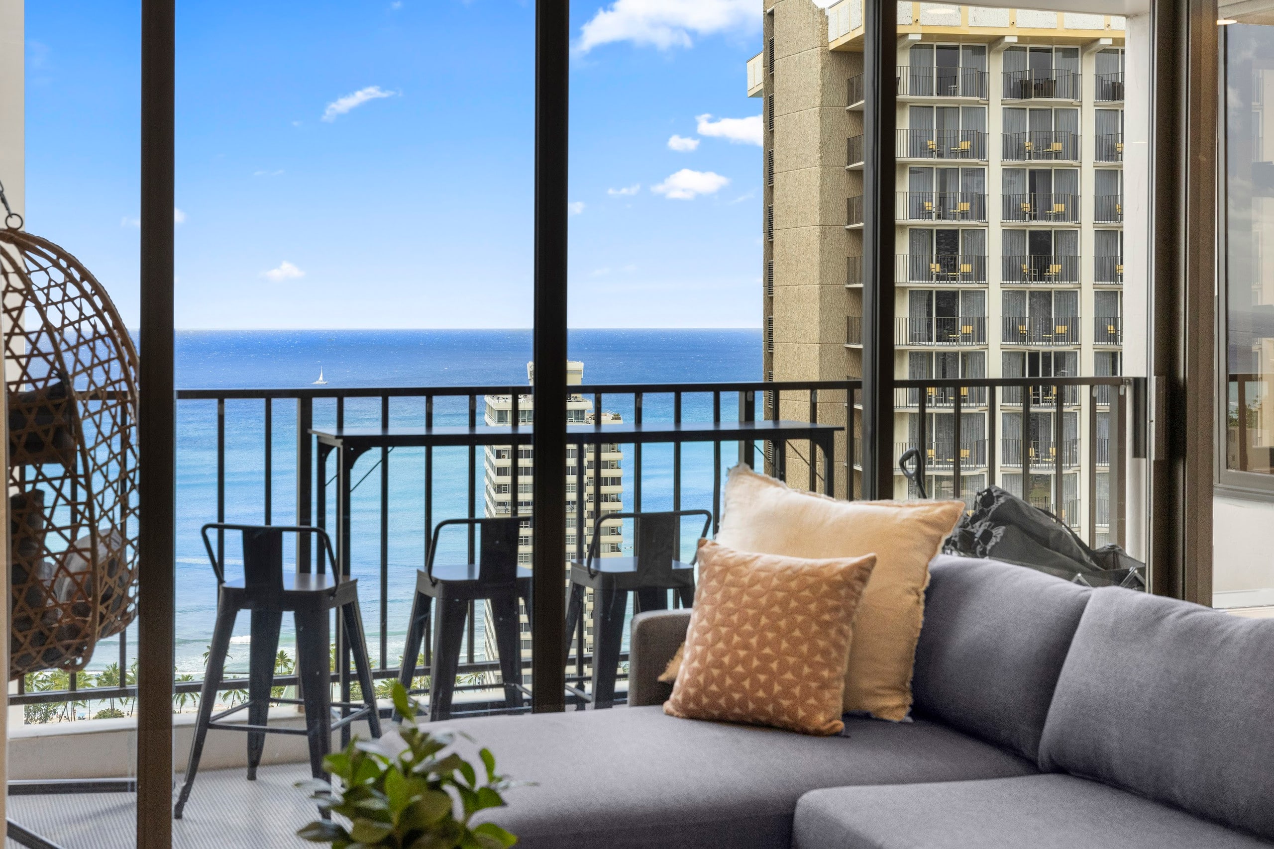33F-Stunning Ocean View 1BR-Waikiki/Free Parking~ - Image 5
