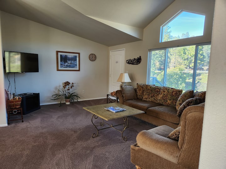Beautiful Home , Amenities Included, River View - Whiskeytown Lake, Whiskeytown