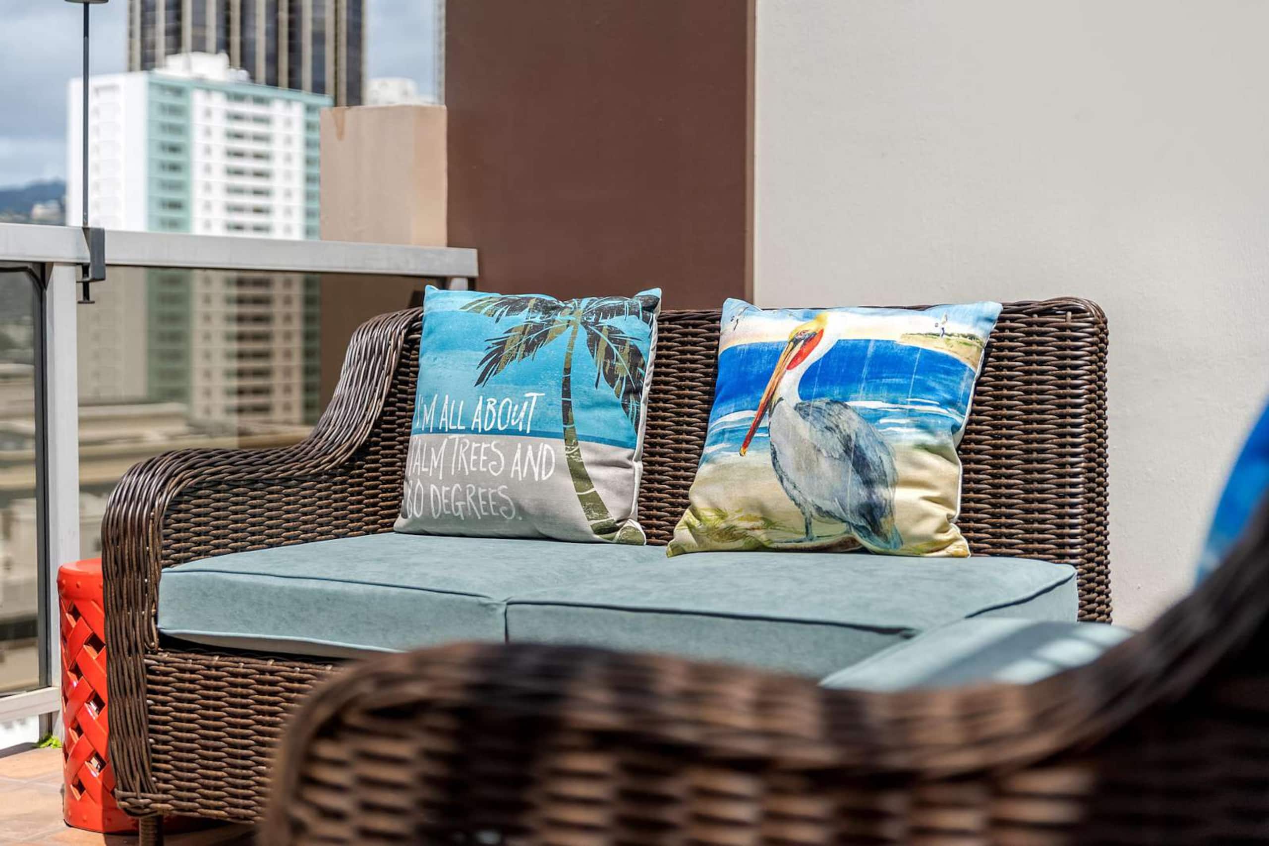 Condo in Honolulu · ★4.89 · 1 bedroom · 1 bed · 1.5 private baths - Image 11