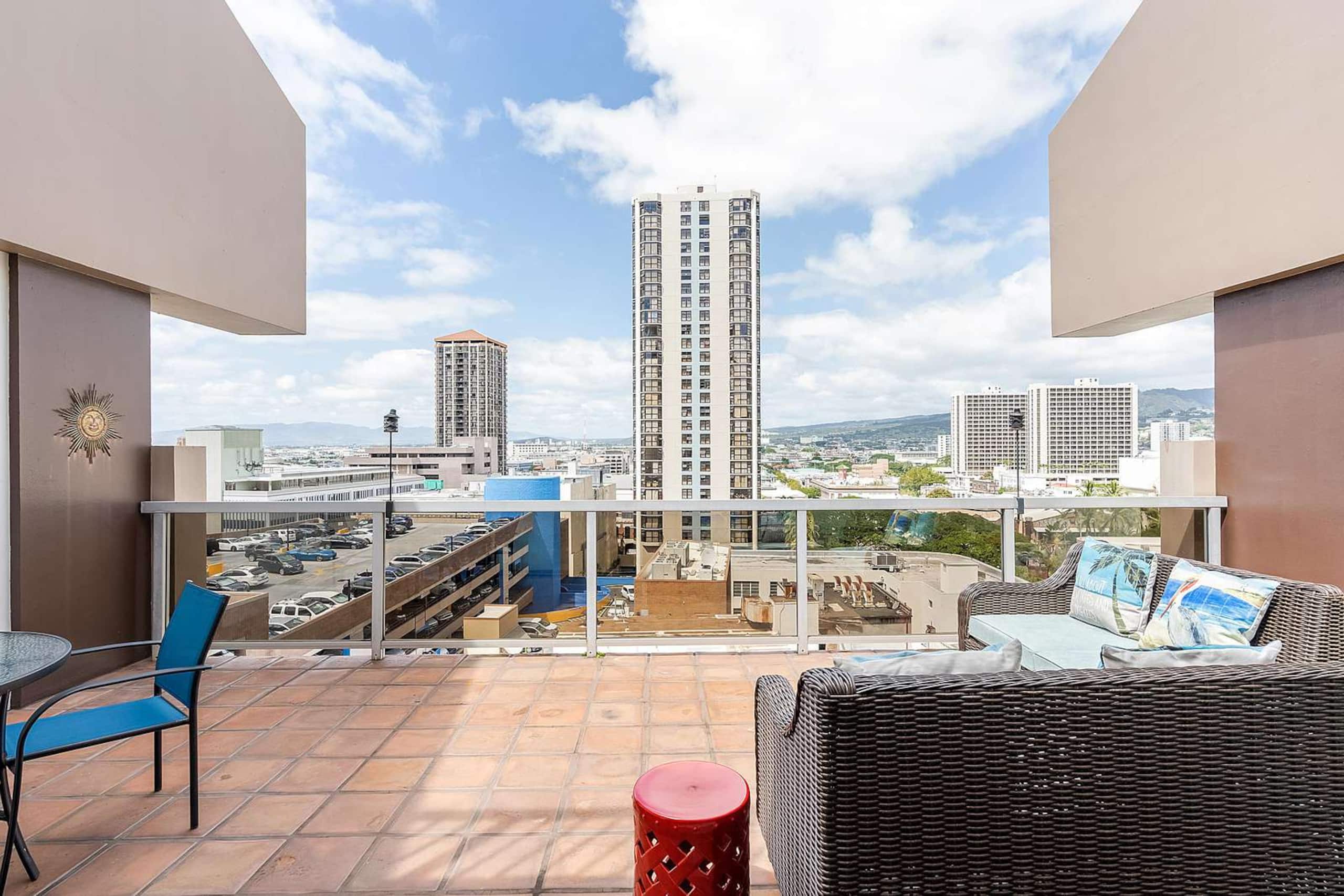 Condo in Honolulu · ★4.89 · 1 bedroom · 1 bed · 1.5 private baths - Image 8