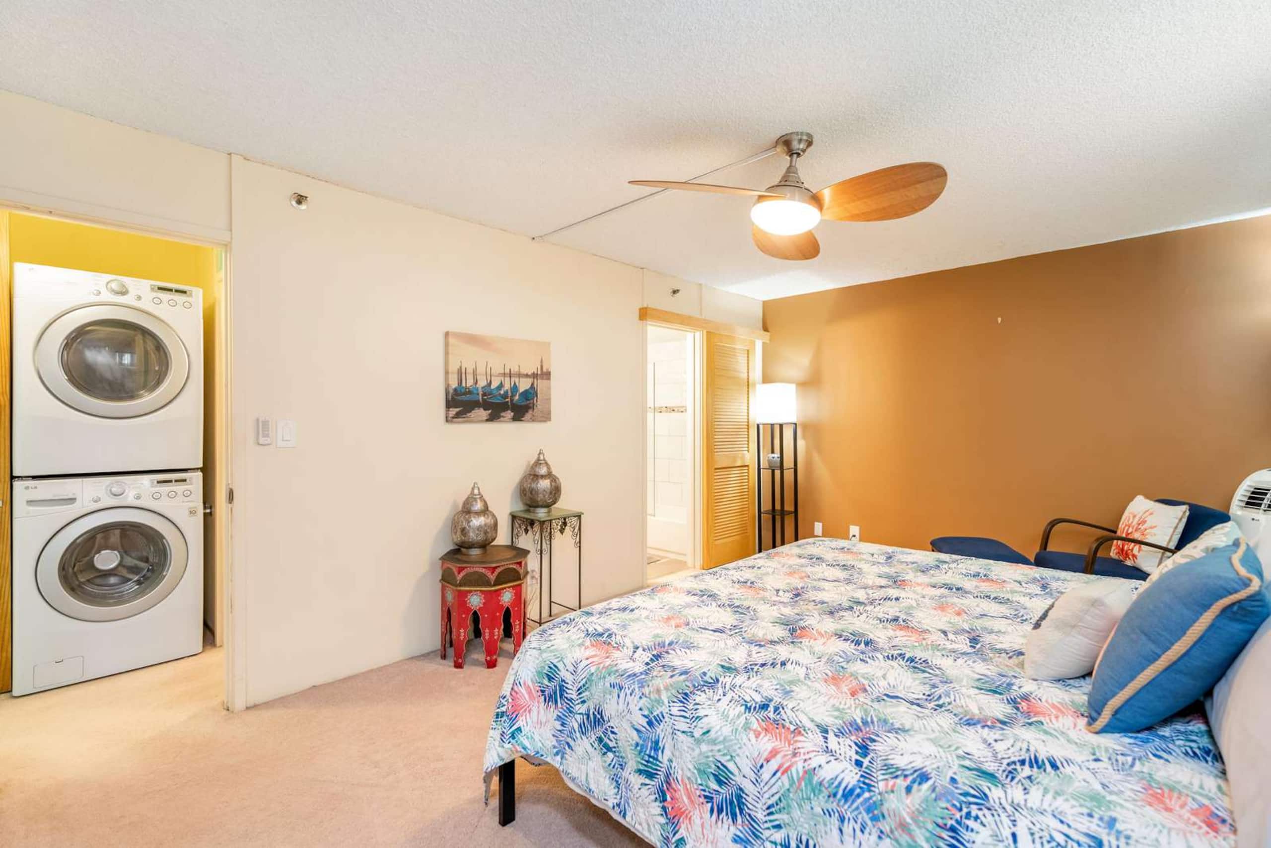 Condo in Honolulu · ★4.89 · 1 bedroom · 1 bed · 1.5 private baths - Image 21