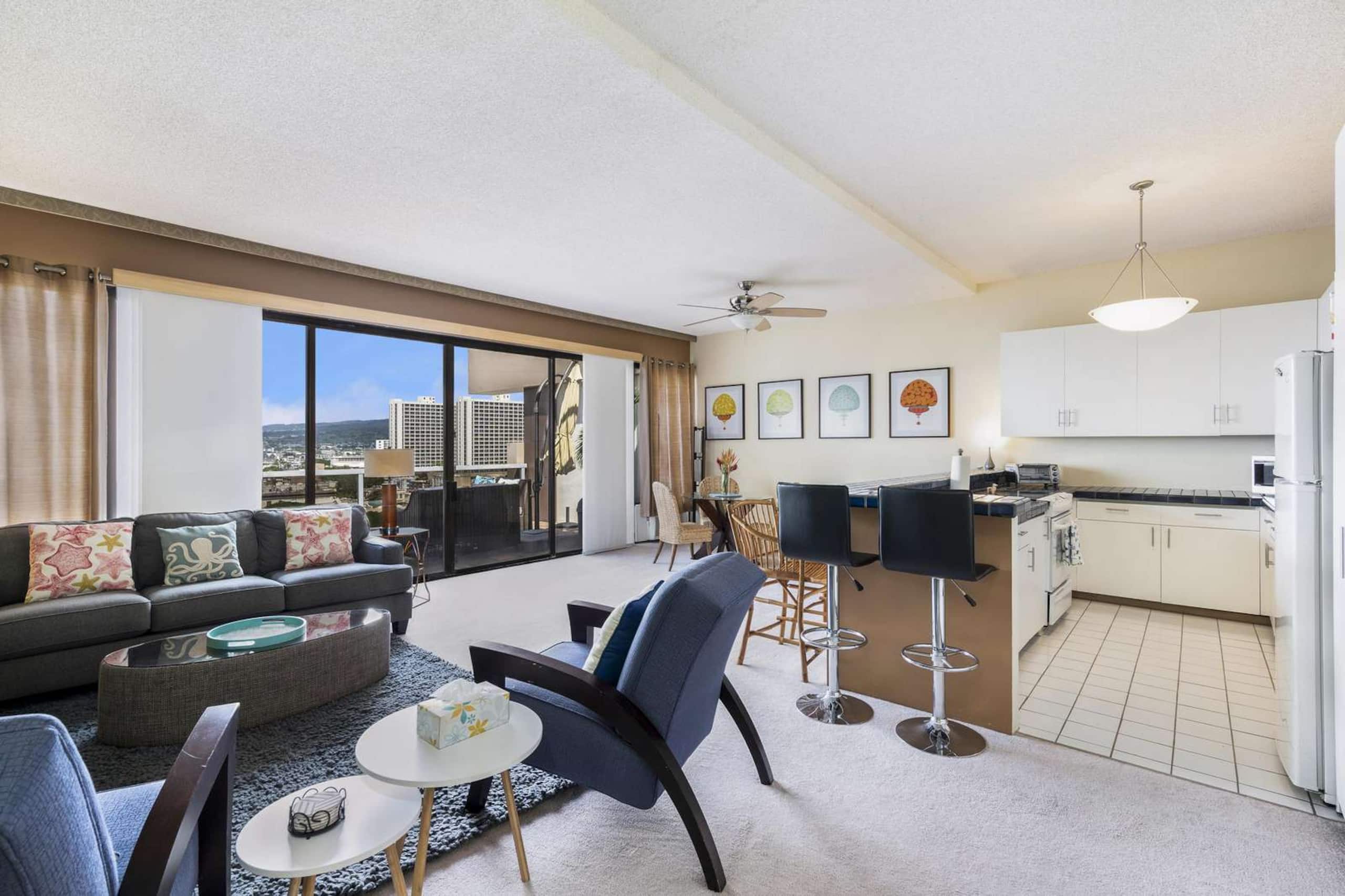 Condo in Honolulu · ★4.89 · 1 bedroom · 1 bed · 1.5 private baths - Image 10