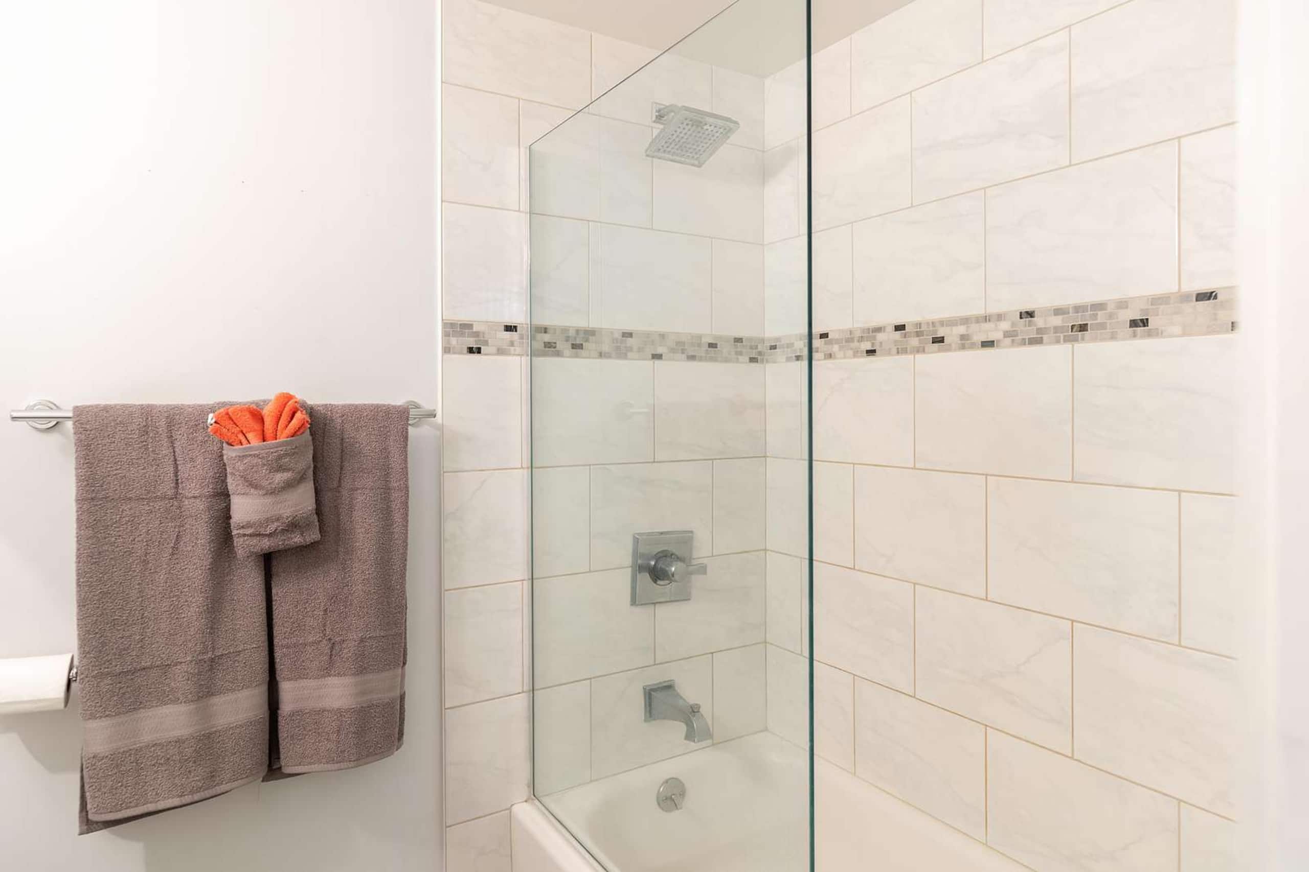 Condo in Honolulu · ★4.89 · 1 bedroom · 1 bed · 1.5 private baths - Image 17