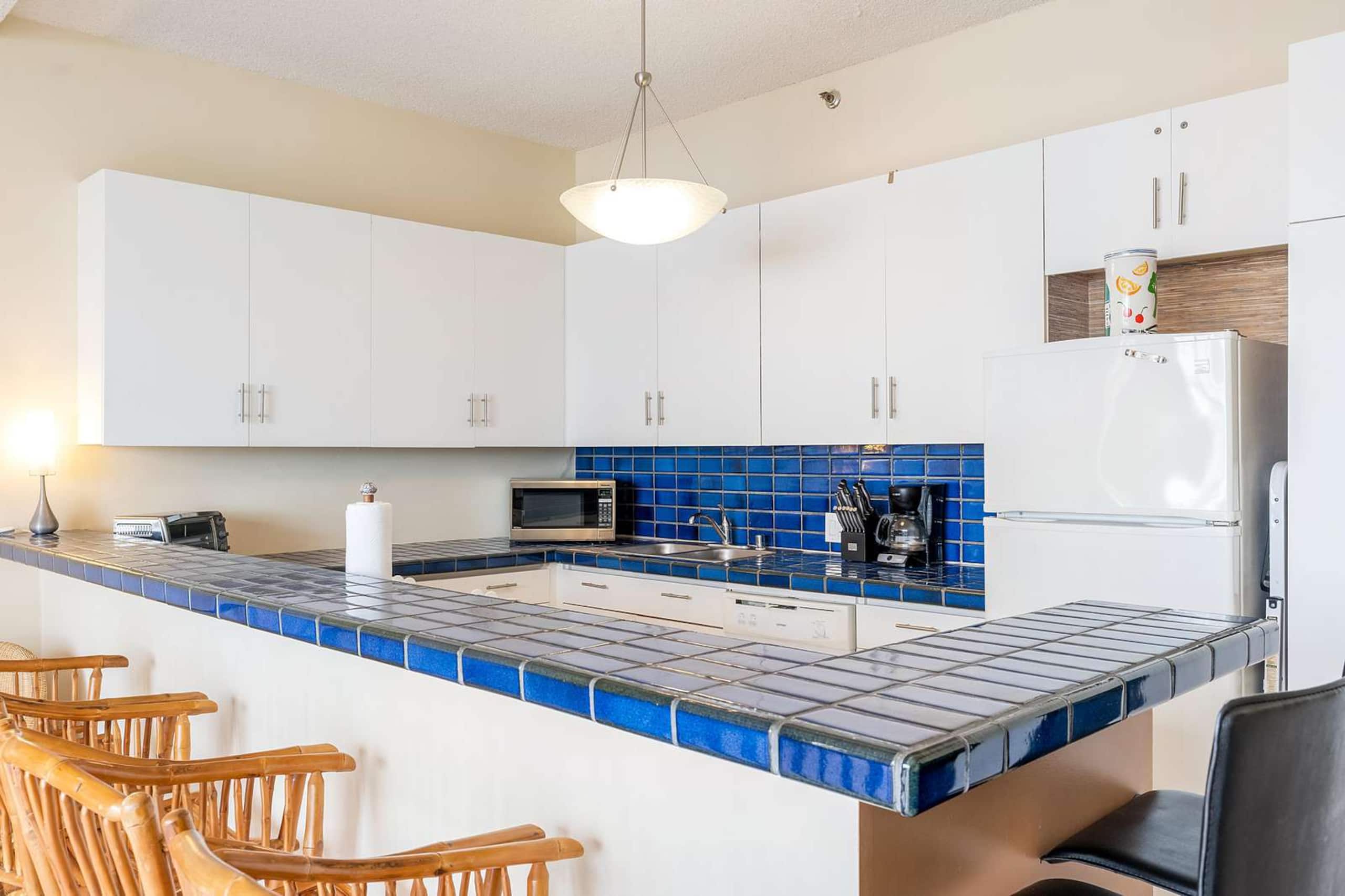 Condo in Honolulu · ★4.89 · 1 bedroom · 1 bed · 1.5 private baths - Image 5