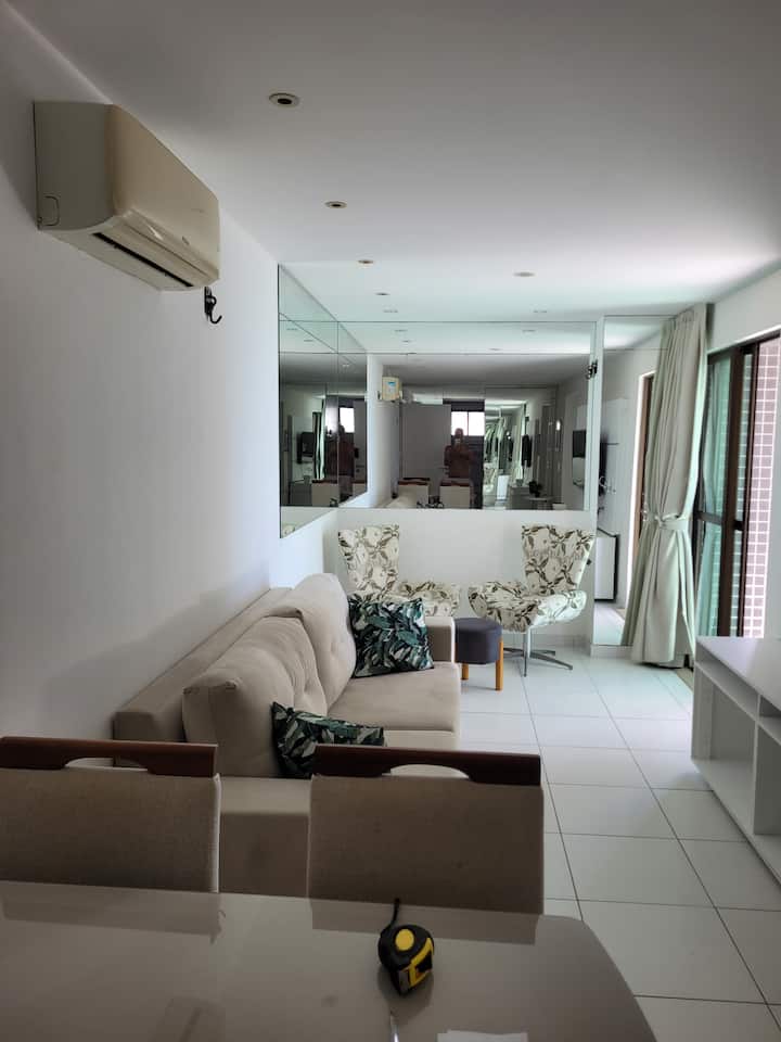 Dhomë ndenjjeje me ballkon!