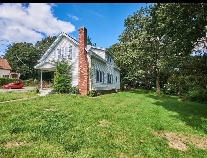 Cozy Home In The Heart Of Worcester, Conveniently. - Worcester, MA