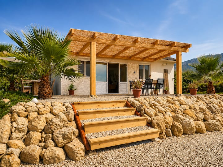 Casita Calma | 
Pure Rust Tussen Bergen En Zee - Relleu