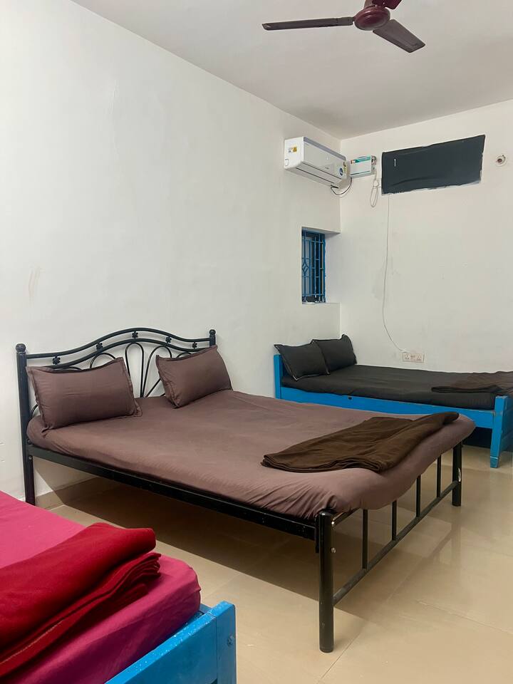 Bedroom 2 image 2
