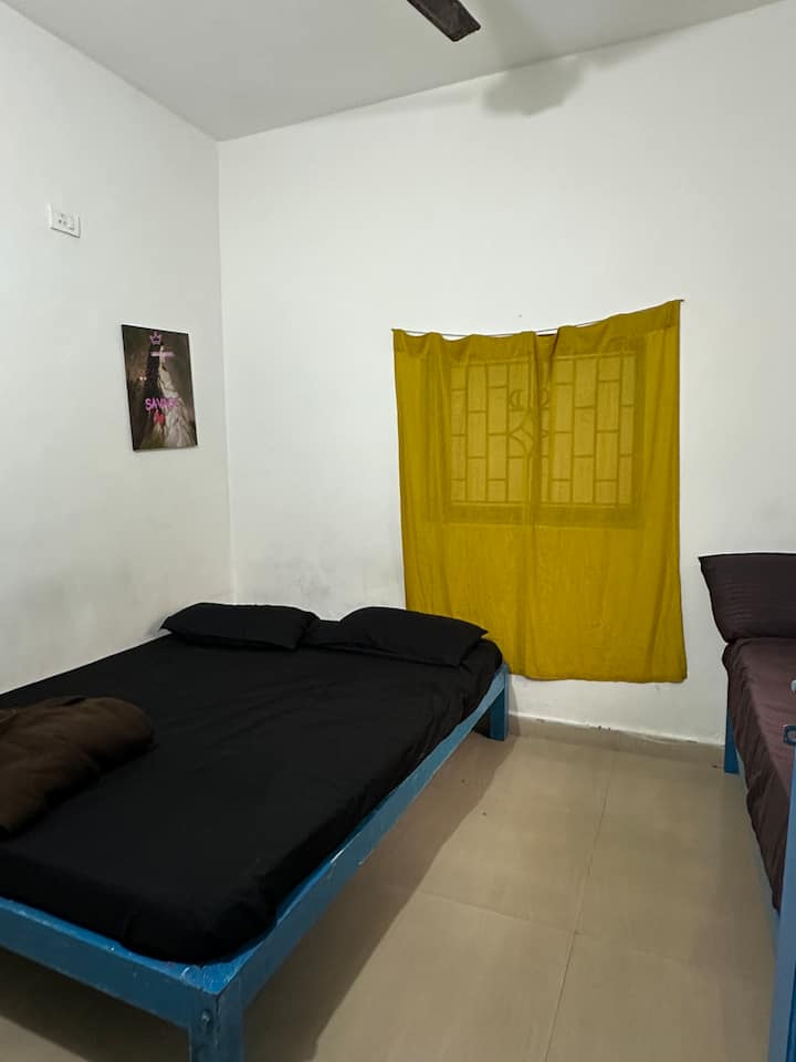 Bedroom 1 image 5