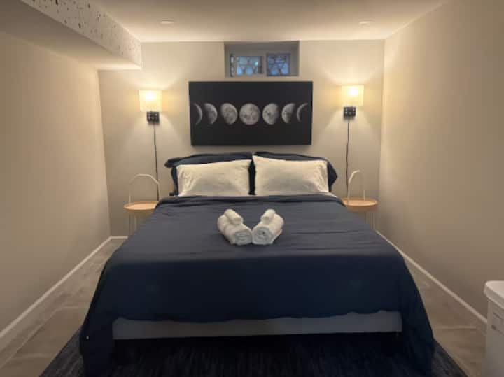 Moonlight Manor Suite A4 |Private Bath & Long Stay - Philadelphia, PA