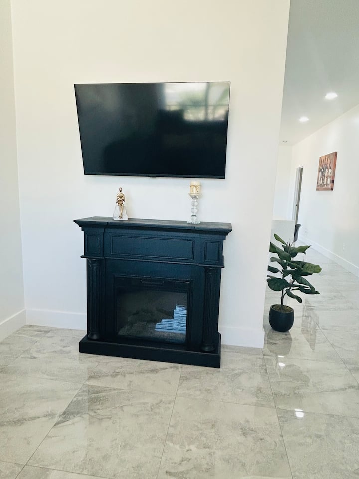 Newly Built Property Close To Weekiwachee Springs - Spring Hill, FL