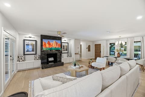 Top Airbnb: Private Dallas Resort w/ Pool | Sleeps 16+ in Buckner Terrace