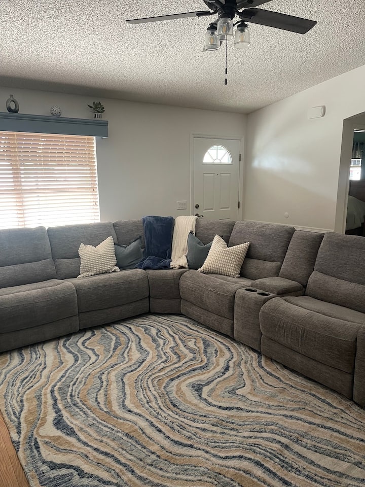 Freshly Upgraded 2/2 In America's Friendliest Town - The Villages, FL
