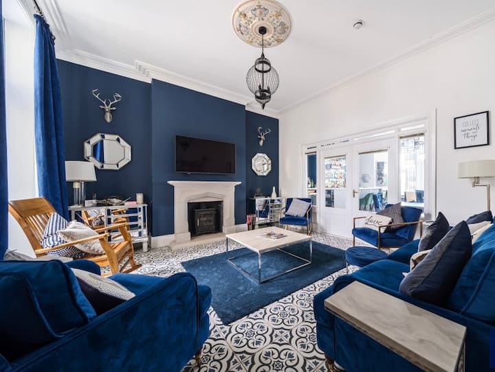 Lazy Waves - Stunning Beachfront Townhouse - Fistral Beach