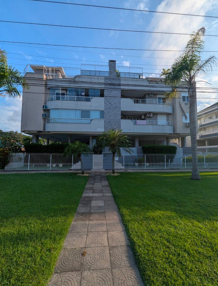 Apartamento Bem Localizado Em Jurerê - Florianópolis