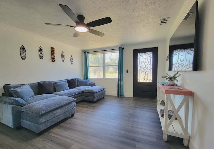Coastal Drift ¤ Fenced Yard ¤ Dining ¤ Shops - Panama City, FL