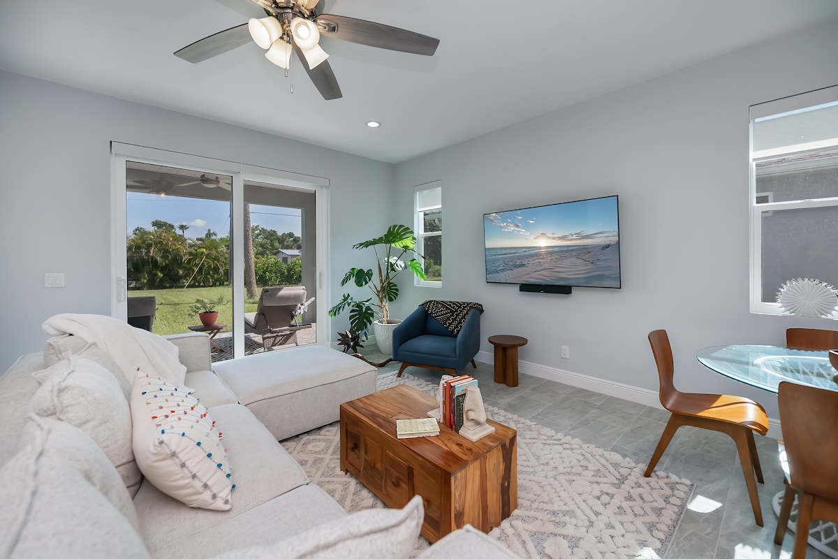 Successful Airbnb property: The Sandpiper | Getaway minutes from the beach in Venice