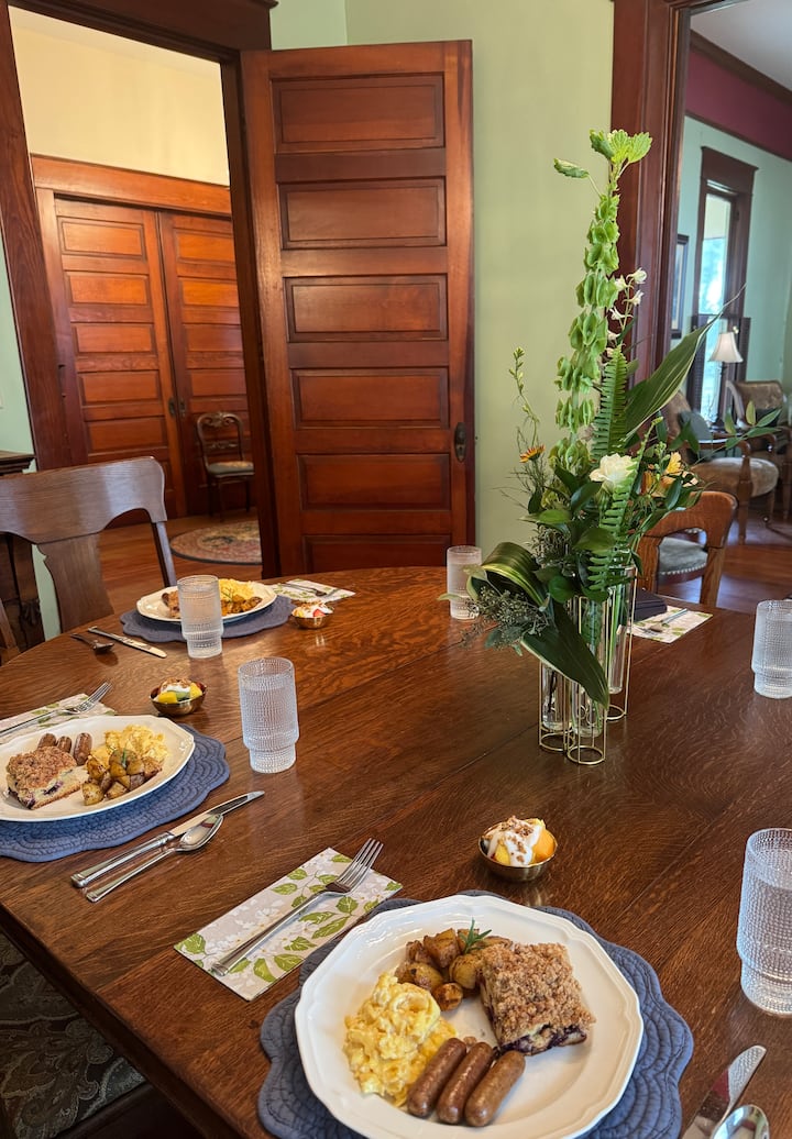 Angelina Room - Hardeman House Bed And Breakfast - Nacogdoches, TX