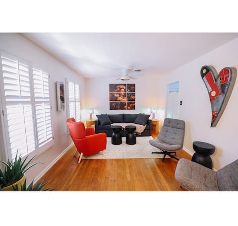 Top performing Airbnb: Vintage SA Stay• 5mns Airport• 10mns Downtown in North Central