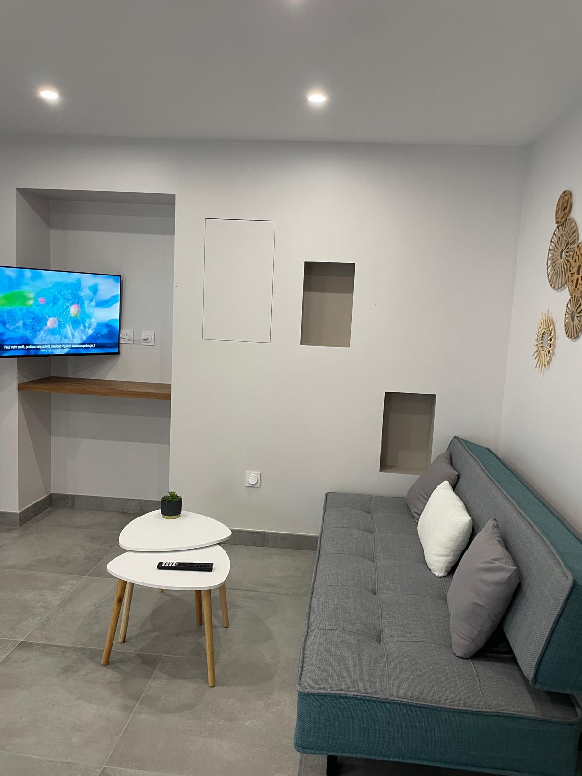 Top Airbnb: Cozy Lescale Mâcon cottage for 3 people, close to A6/A40 à Mâcon