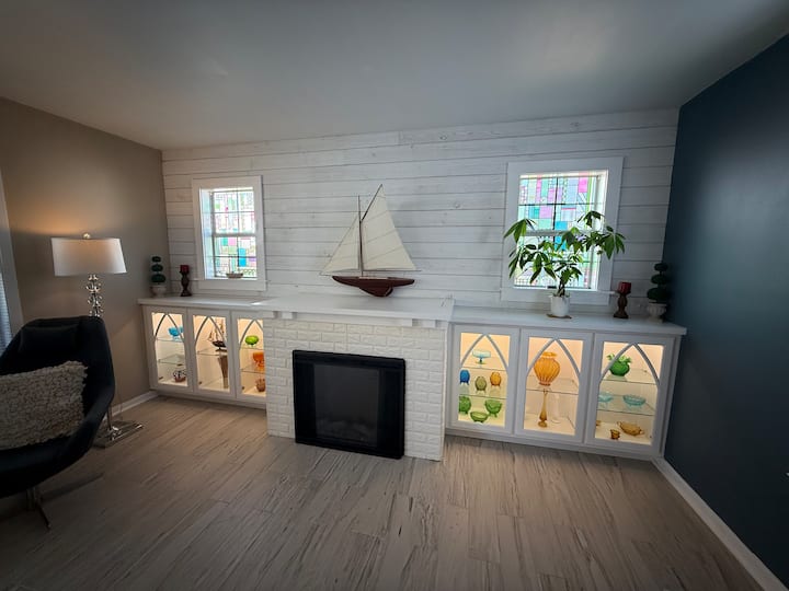 Pool House Located In The North Historic District - Palestine, TX