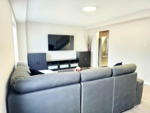 Successful Airbnb property: 4Bdrm Stittsville/Kanata Townhouse/Dbl Car Garage in Ottawa