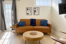 Redbrick Suites B | Queen 1BD\1BA Apt near UE