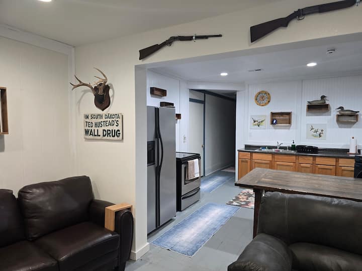 3-bedroom Apart. Perfect For Sdsu Fans & Hunters - Brookings, SD