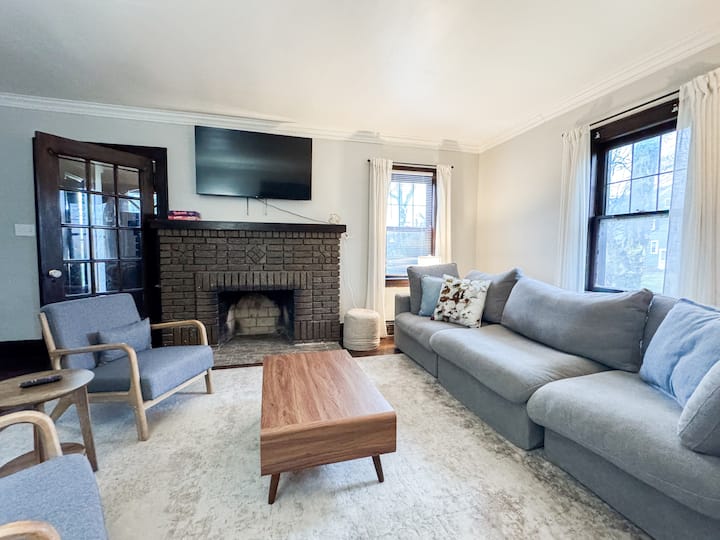 Monticello Manor - Historic Cle Heights Townhouse - クリーブランド, OH