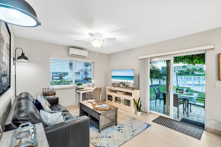 Waterfront 1br Heated Pool, Walk To Pompano Beach - Pompano Beach, FL