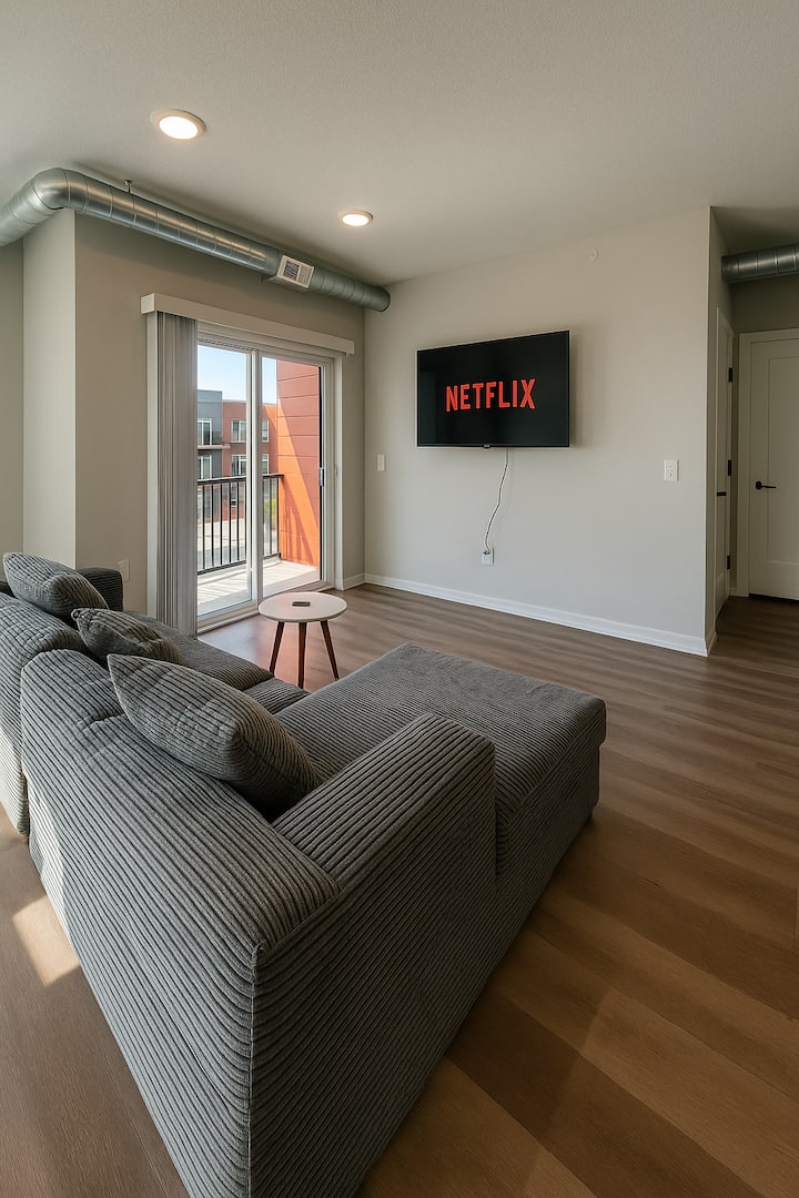 Axis Suite - Des Moines, IA