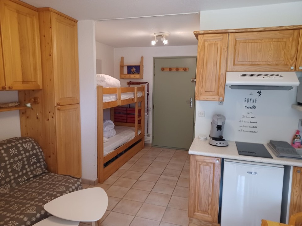 Top Airbnb: Charming "La Capatte" Studio with Wi-Fi à Châtel