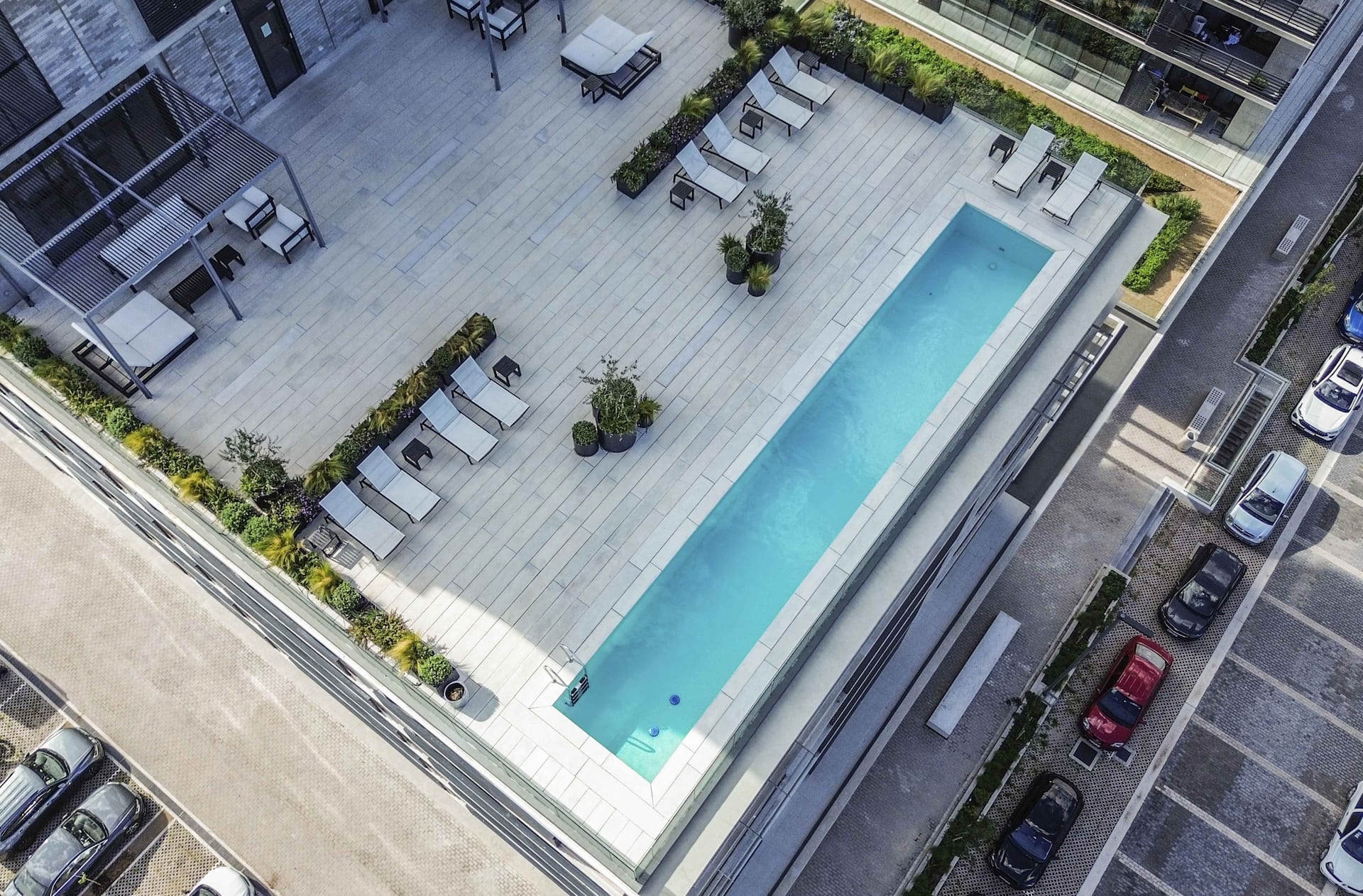 Modern and bright Premium studio with amenities in