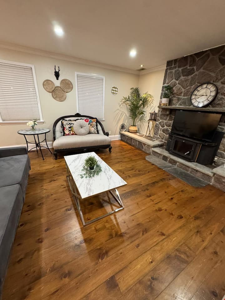 Relax In Farm Away From City - Goodwood, ON, Canada