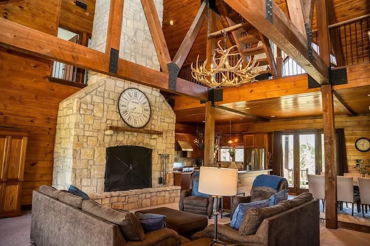 The Redwood Estate– Events On 25 Acres Of Serenity - Denton, TX